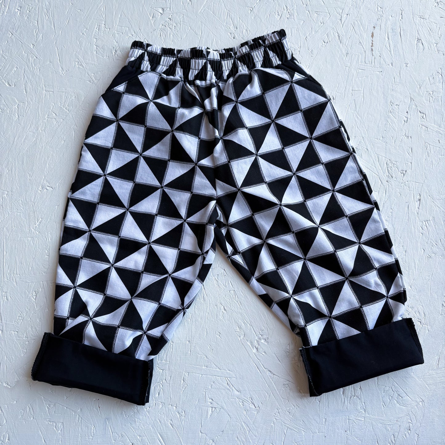 Black/White Isometric Baggies