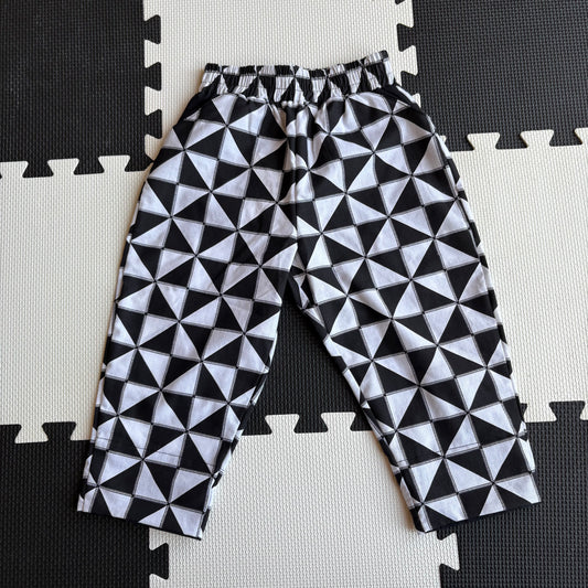 Black/White Isometric Baggies